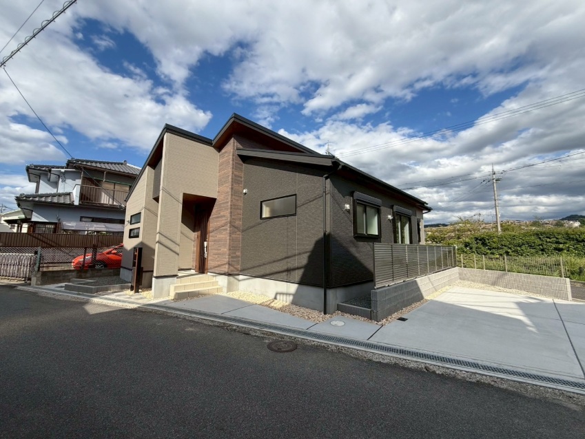 【生駒市有里町 新築一戸建て 限定1区画!】外観写真
